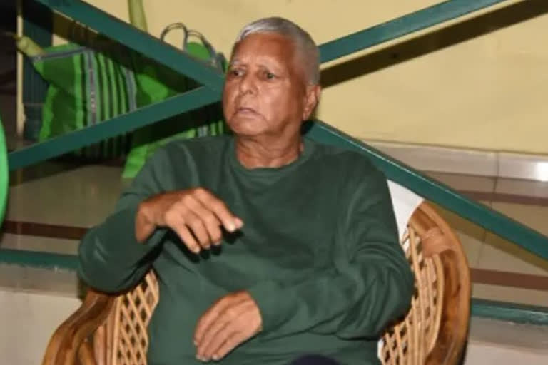 Lalu Yadav suffers shoulder fracture after slipping on staircase at wife Rabri Devi's residence