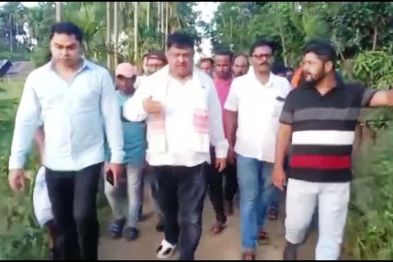 rokibul hussain visited flood affected area in hojai