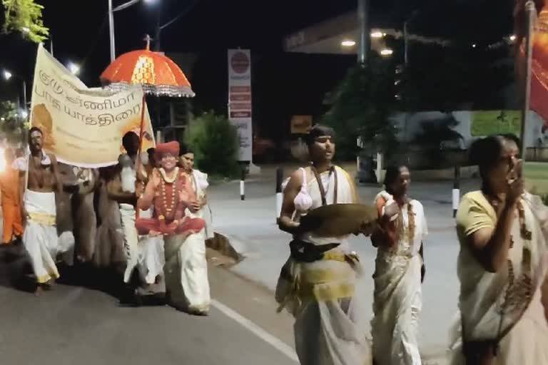 நித்தியானந்தா சீடர்கள் பெங்களூருவுக்கு  நடைபயணம்!