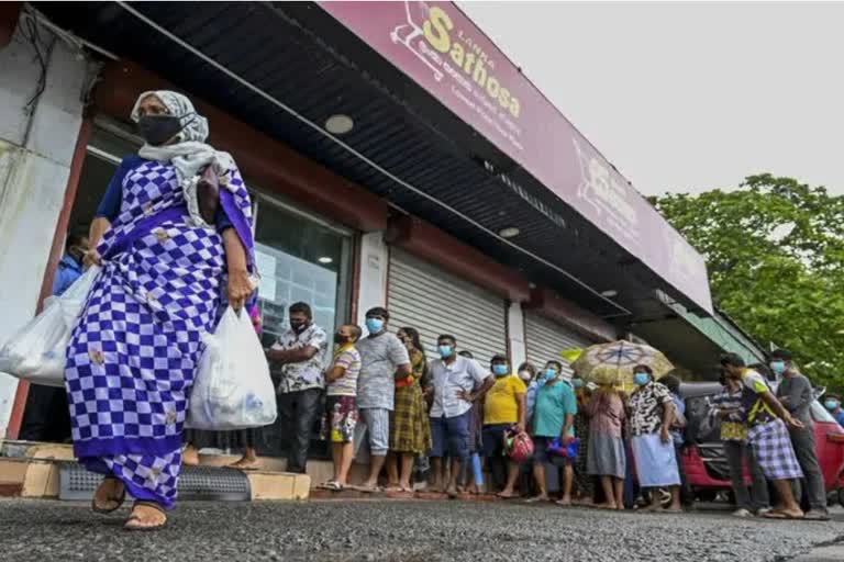 Sri Lanka fuel shortage  Sri Lanka economic crises  how education is affected in Sri Lanka by economic crisi  Sri Lanka foreign exchange reserve crisis  ശ്രീലങ്കയിലെ സ്‌കൂളുകള്‍ അടച്ചിടുന്ന സംഭവം  ശ്രീലങ്കയിലെ സാമ്പത്തിക പ്രതിസന്ധി  ശ്രീലങ്കയിലെ വിദേശ നാണ്യ ശേഖരം കുറഞ്ഞ സംഭവം