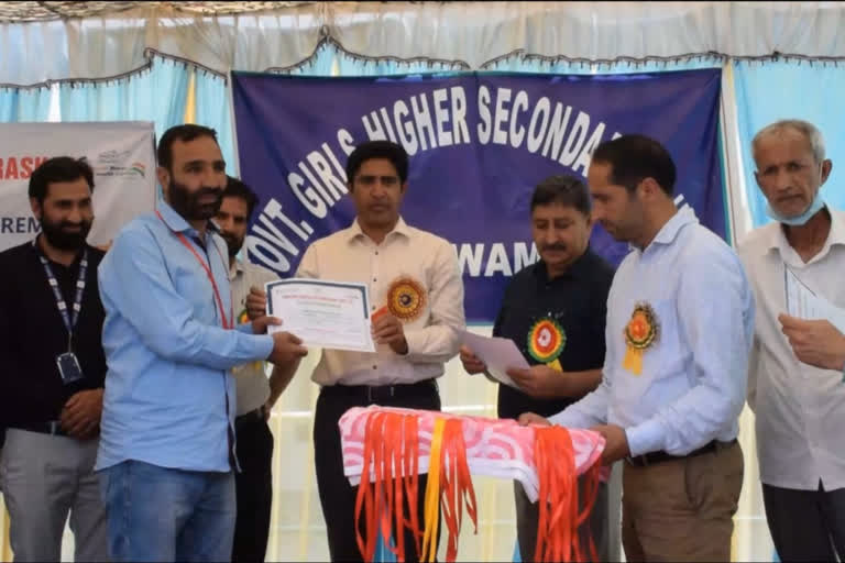 District Level Award ceremony under SVP 2021-22 held at GHSS Pulwama