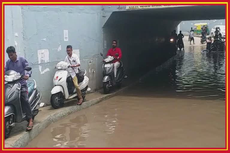 Rain in Patan : પાટણમાં રેલવે અને તંત્રના દોષારોપણ વચ્ચે હજારો વિદ્યાર્થીઓની હાલત કફોડી