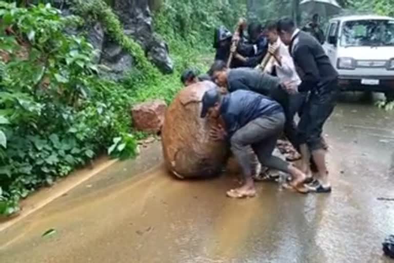 rock fell on road in kodagu