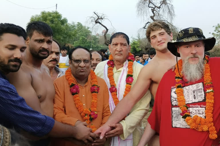 Dangal at Jama Masjid