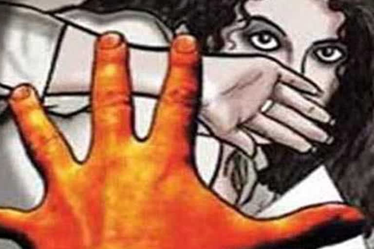 Lady teacher filed case of attempt to rape against principal