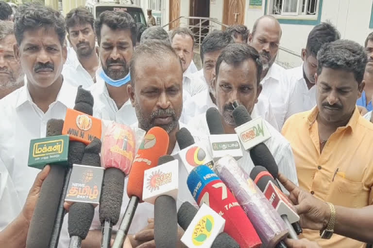 சுருக்குமடி வலைக்கு அனுமதி வழங்கி கோரி மீனவர்கள் -மாவட்ட ஆட்சியர் மற்றும் எஸ்.பியிடம் மனு