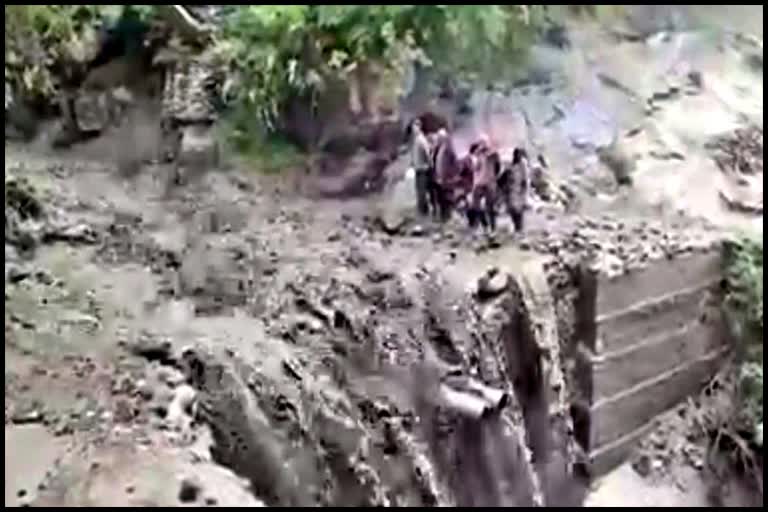 किन्नौर के ठंगी गांव में बारिश ने मचाई तबाही.