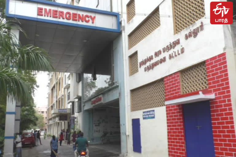 பனைமரம் விழுந்து 1 வயது குழந்தை இறப்பு - பாதிக்கப்பட்ட குடும்பத்தினருக்கு கனிமொழி எம்பி ஆறுதல்