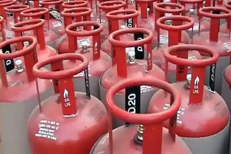 Domestic LPG prices hiked by rs 50  Domestic LPG prices hiked  LPG prices in india  ഇന്ത്യയില്‍ എല്‍പിജി വിലവര്‍ധിപ്പിച്ചു  പാചകവാതക വില വീണ്ടും വര്‍ധിപ്പിച്ചു  ഇന്ത്യയിലെ പാചകവാതക വില  ഇന്ത്യയിലെ പാചകവാതക വില  എല്‍പിജി വില