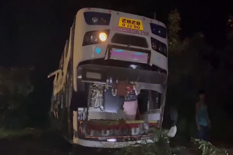 bus overturns in rayagarh