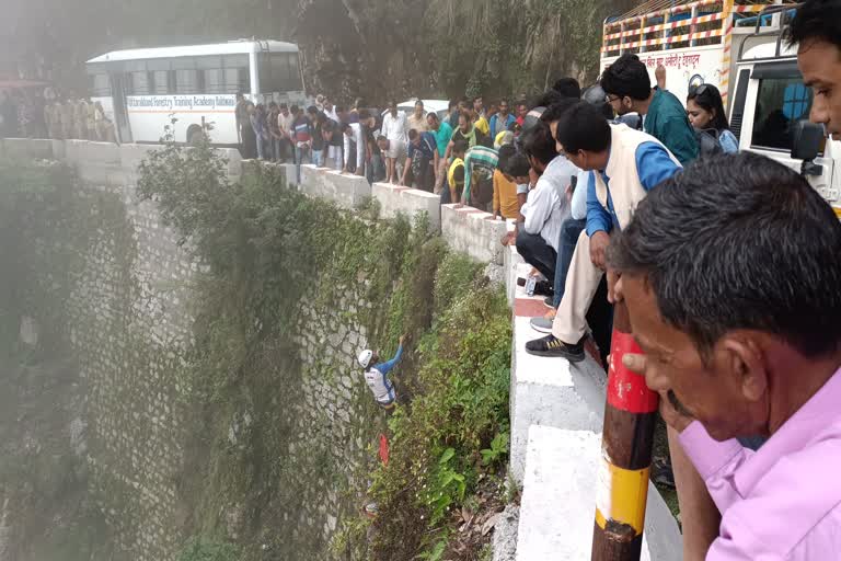 Punjab youth dies after car falls into a ditch near Mussoorie Fur Club