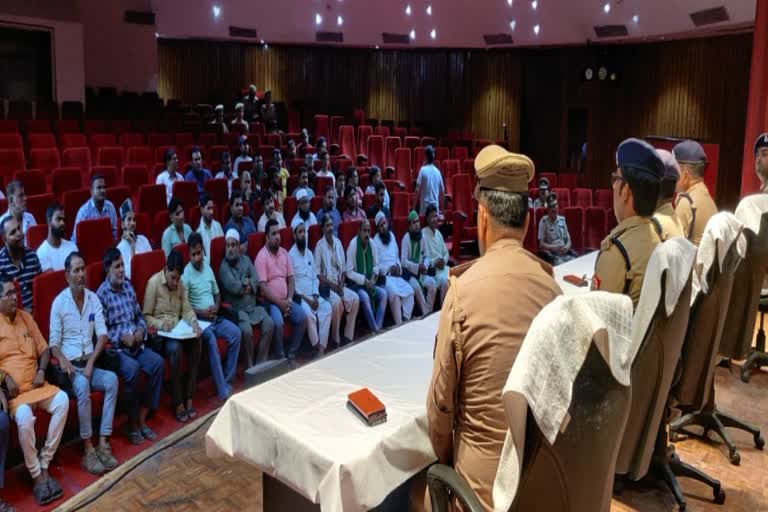 त्यौहार पर नोएडा पुलिस अलर्ट