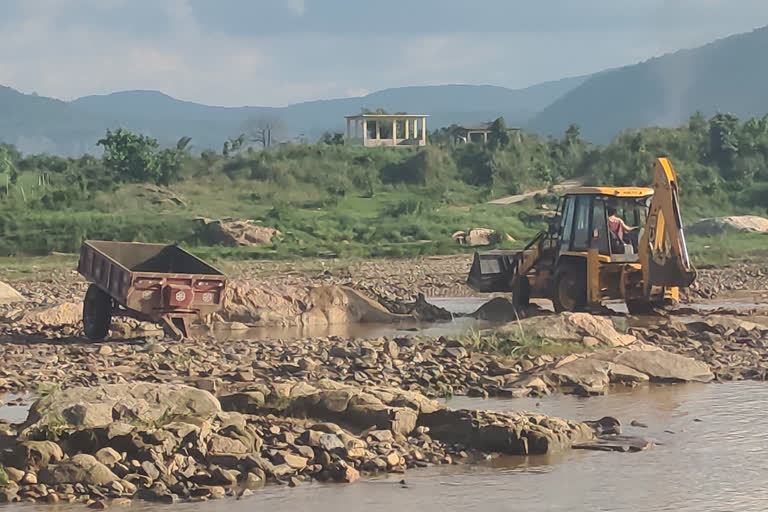 Action on illegal sand mining in Ramgarh
