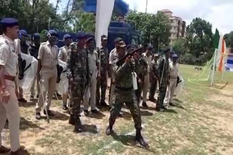 Police mock drill regarding prevention of riots in Ranchi