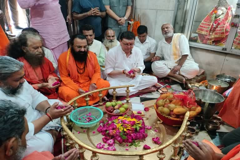 Worship at Daksheshwar Temple