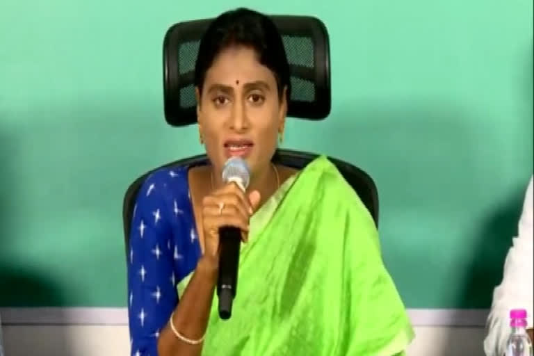 YS SHARMILA ON VIJAYAMMA RESIGN TO YSRCP HONORARY PRESIDENT POST