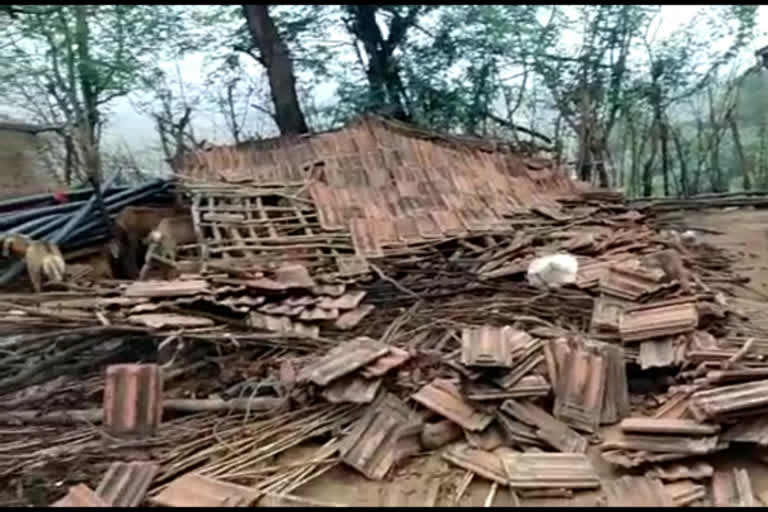 Heavy rains in Gujarat's Mahisagar district, 2 killed