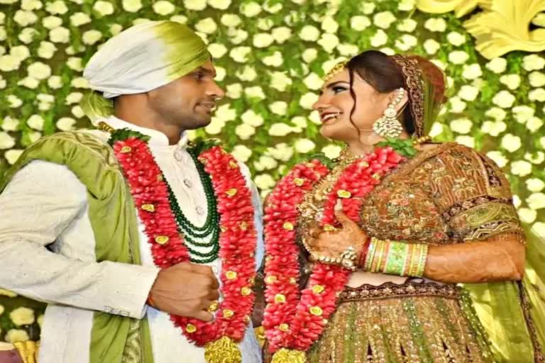 saweety boora  Deepak Hooda  Wedding  Who is Deepak Hooda  Who is Saweety Boora  saweety boora News today  saweety boora Ki Shadi photos  saweety boora marriage updates  saweety boora marriage photos  saweety boora wedding video  saweety boora wedding venue  Deepak Hooda marriage news  कबड्डी खिलाड़ी दीपक हुड्डा न्यूज़  बाक्‍सर स्‍वीटी बूरा न्यूज़  दीपक हुड्डा की शादी  स्‍वीटी बूरा की शादी  स्‍वीटी बूरा व दीपक हुड्डा शादी  स्‍वीटी बूरा व दीपक हुड्डा शादी की तस्वीरें  स्‍वीटी बूरा व दीपक हुड्डा शादी की वीडियो  हिसार न्यूज़