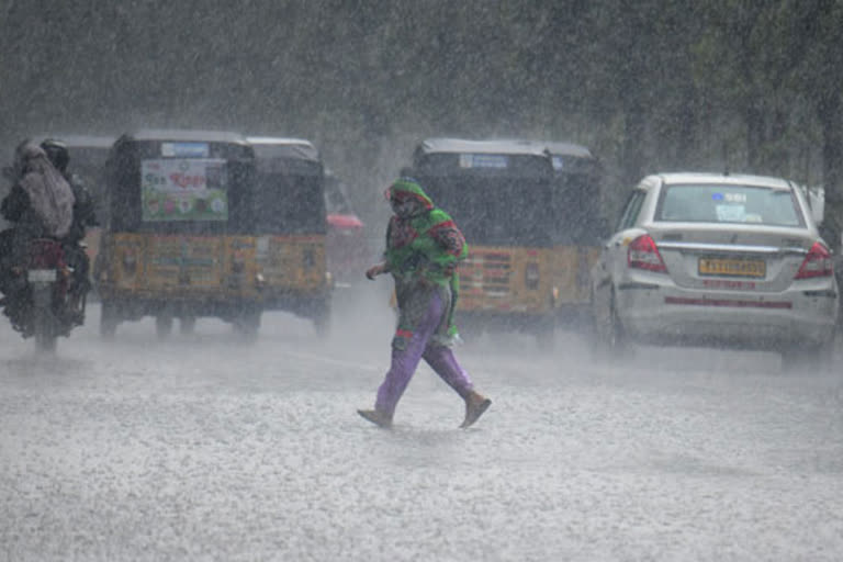Heavy rains forecast at many places in Telangana