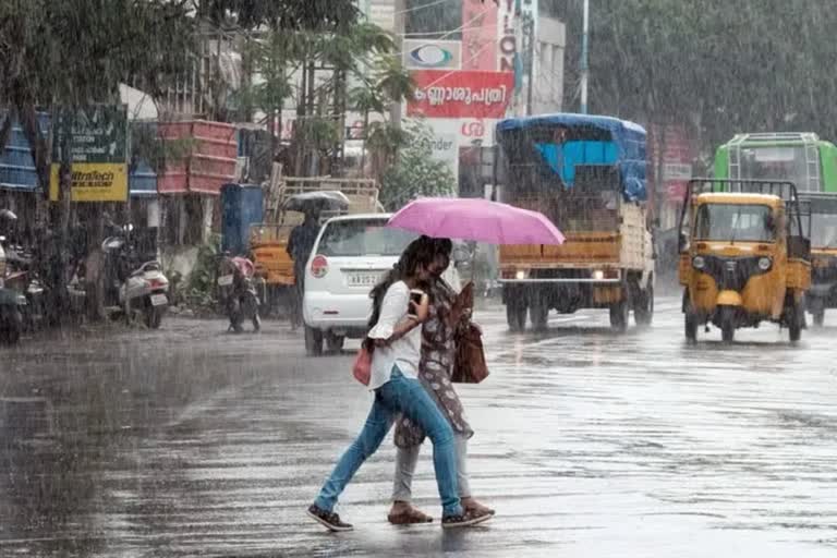 kerala weather updates  കേരളം കാലാവസ്ഥ റിപ്പോര്‍ട്ട  kerala rain updates  കേരളത്തില്‍ വ്യാപക മഴ  കേരളത്തിലെ മഴ മുന്നറിയിപ്പ്