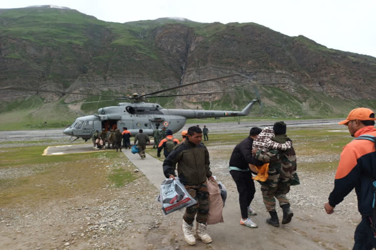 At least 16 dead in Amarnath cloudburst incident  rescue operation intensified  അമര്‍നാഥ് തീര്‍ഥയാത്ര  അമര്‍നാഥ് മേഘവിസ്‌ഫോടനം  ജമ്മു കശ്‌മീര്‍ വെള്ളപ്പൊക്കം  amarnath cloudbrus