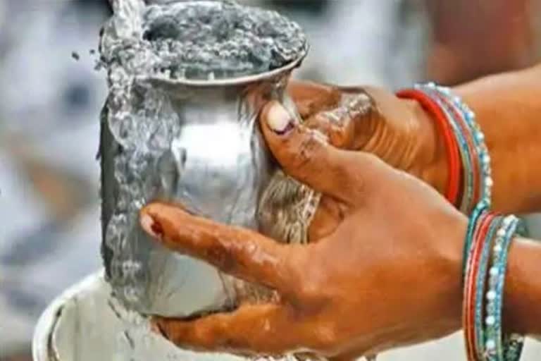 Three die after drinking well water