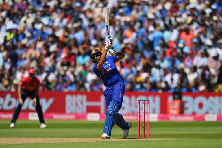 india vs england  Rohit Sharma becomes first Indian batter to smash 300 fours in T20Is  Rohit Sharma  Rohit Sharma T20 record  Ireland batter Paul Stirling  രോഹിത് ശര്‍മ ടി20 റെക്കോഡ്  രോഹിത് ശര്‍മ  ഇന്ത്യ vs ഇംഗ്ലണ്ട്