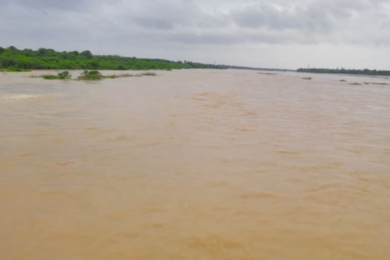 మున్నేరుకు వరద ఉద్ధృతి