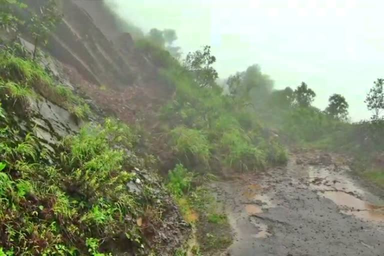 chandradrona-mountain-in-chikkamagalur-is-restricted-for-tourists