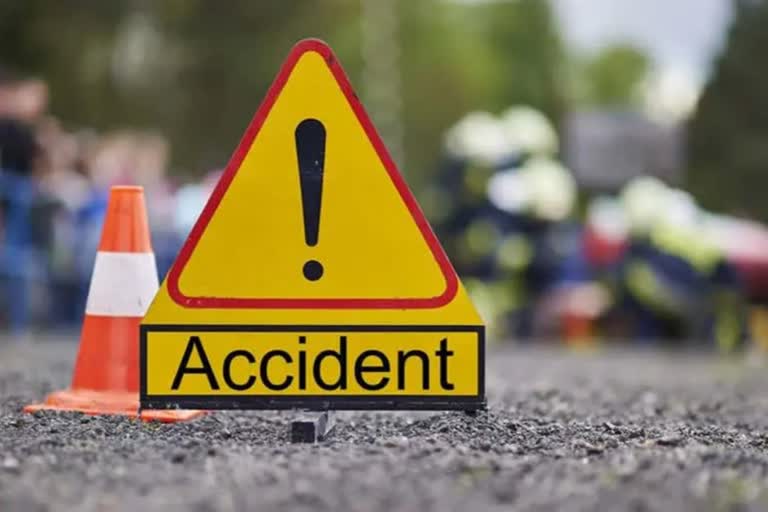 Bus accident 7 injured in Kannur  കണ്ണൂരിൽ ബസ് മറിഞ്ഞ് 7 പേർക്ക് പരിക്ക്  Bus accident in Kannur  കണ്ണൂരിൽ ബസ് മറിഞ്ഞു  കണ്ണൂരിൽ ബസ് അപകടം