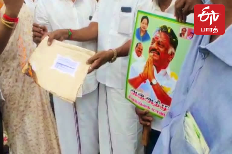 ஓபிஎஸ் ஆதரவாளர்களால் தீக்கிரையான கே.பி.முனுசாமியின் ஆவணம்!