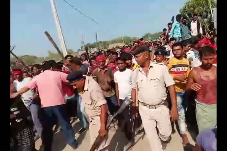 A Bagaha village protesters