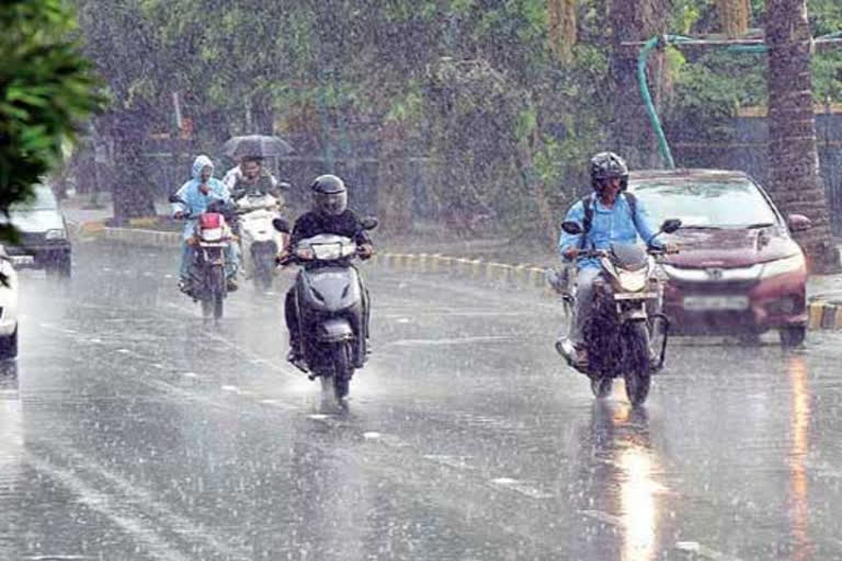 Heavy rains paralyse normal life in Telangana