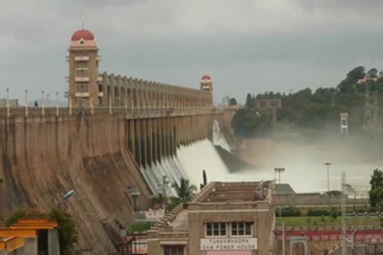 105 tmc Water storage in Tungabhadra dam, Water storage in Tungabhadra dam at Vijayanagar, Vijayanagar district news, ತುಂಗಭದ್ರಾ ಅಣೆಕಟ್ಟಿನಲ್ಲಿ 105 ಟಿಎಂಸಿ ನೀರು ಸಂಗ್ರಹ, ವಿಜಯನಗರದ ತುಂಗಭದ್ರಾ ಅಣೆಕಟ್ಟಿನಲ್ಲಿ ನೀರು ಸಂಗ್ರಹ, ವಿಜಯನಗರ ಜಿಲ್ಲೆ ಸುದ್ದಿ,