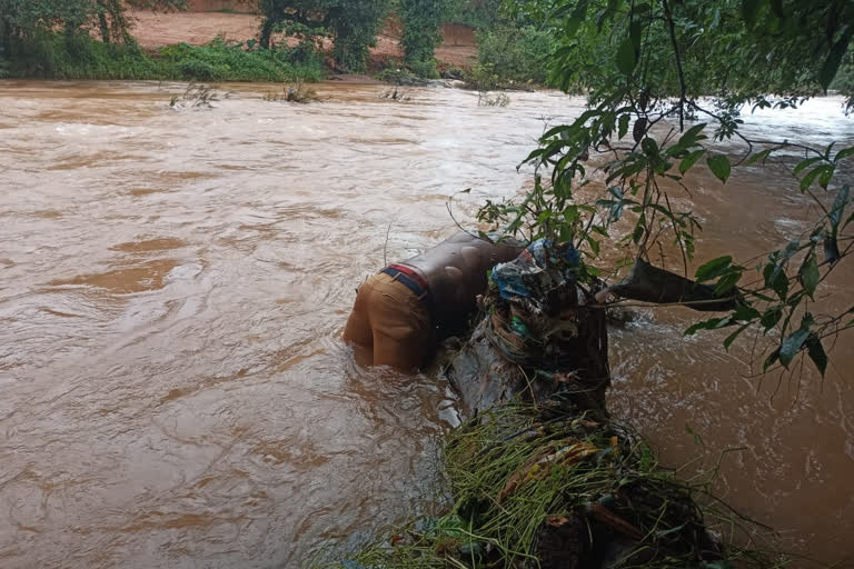 Missing Young men body found in Mangalore, car overturned in river at Mangaluru, Mangalore crime news, ಮಂಗಳೂರಿನಲ್ಲಿ ನಾಪತ್ತೆಯಾಗಿದ್ದ ಯುವಕರ ಶವ ಪತ್ತೆ, ಮಂಗಳೂರಿನಲ್ಲಿ ನದಿಗೆ ಕಾರು ಪಲ್ಟಿ, ಮಂಗಳೂರು ಅಪರಾಧ ಸುದ್ದಿ,