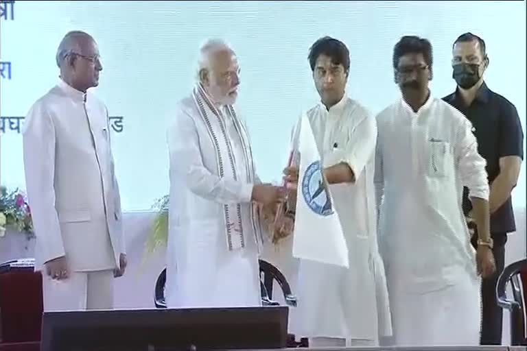 PM Narendra Modi launched 26 schemes in Deoghar