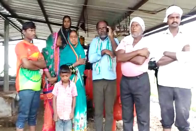 Nine farm labourers stranded in Godavari river in Jagtial