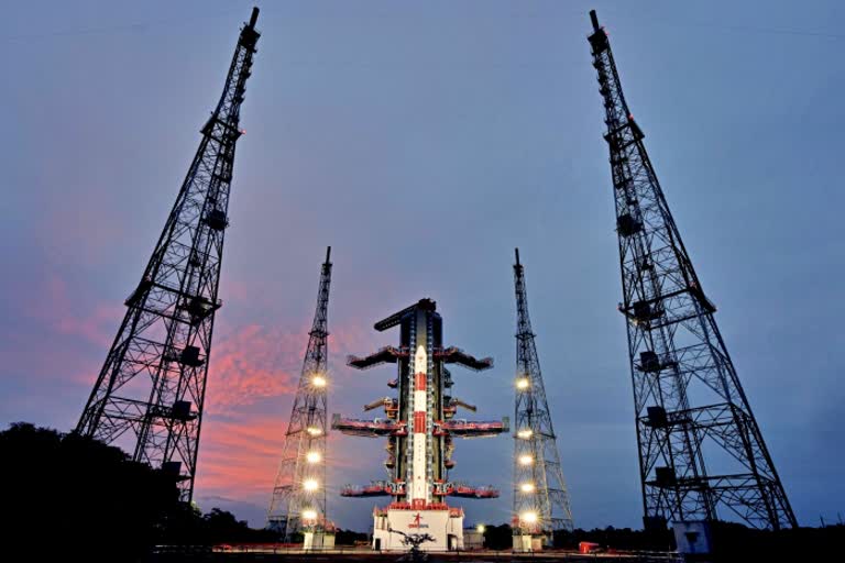 isro-signs-agreement-with-60-start-ups-for-their-space-project