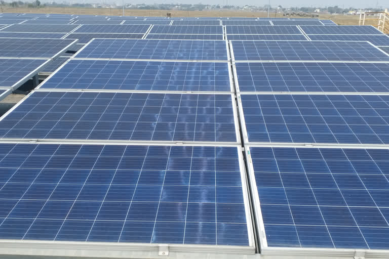 Floating solar plant in Getalsud dam