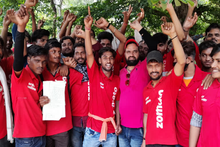 Strike of food delivery boys in Kota due to payment issues