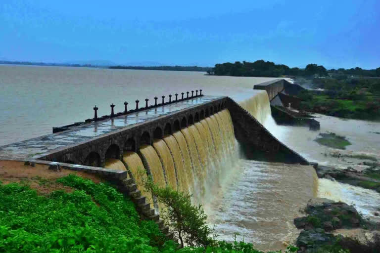 Chief Minister Y S Jagan Mohan Reddy has conducted a videoconference with Collectors of the districts prone to Godavari flood and directed them to be prepared to tackle any eventuality.