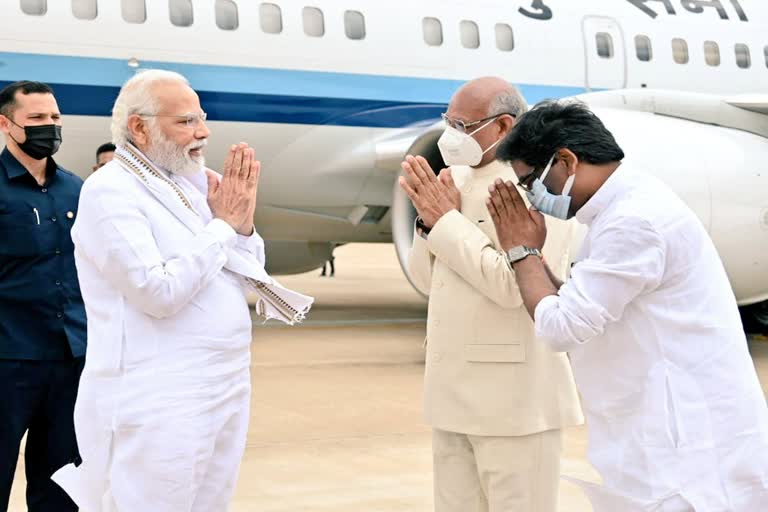 Jharkhand politics on CM Hemant Soren welcoming PM Modi in Deoghar