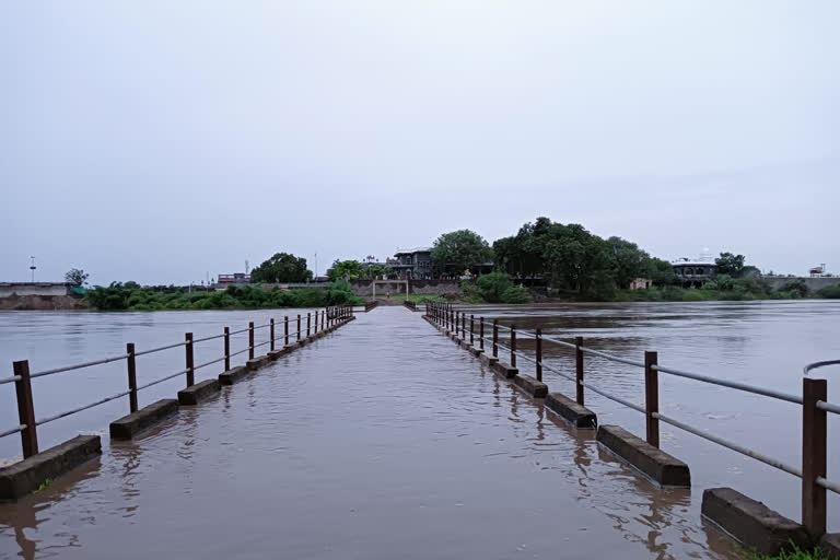 godavari river floods near vaijapur in aurangabad district