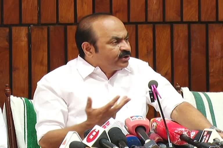 Opposition leader VD satheesan against ruling party ministers  Opposition leader VD satheesan against ministers  Opposition leader VD satheesan against left party ministers  മന്ത്രിമാര്‍ക്ക് ദാര്‍ഷ്ട്യവും അഹങ്കാരവും  സിപിഎം നേതാക്കൾക്കെതിരെ പ്രതിപക്ഷ നേതാവ് വി ഡി സതീശൻ  മന്ത്രിമാർക്കെതിരെ വിമർശനവുമായി പ്രതിപക്ഷ നേതാവ്  വി ഡി സതീശൻ പത്രസമ്മേളനം