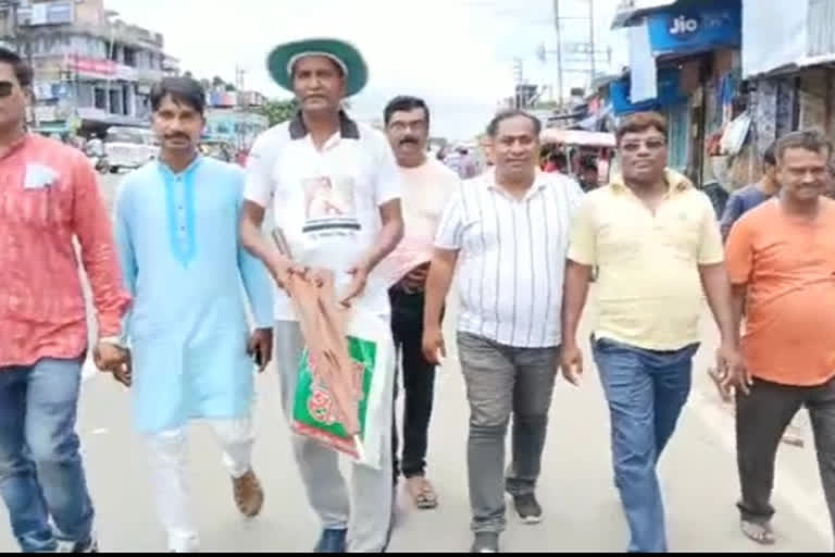 Jalpaiguri man walks 750 km to meet CM Mamata Banerjee