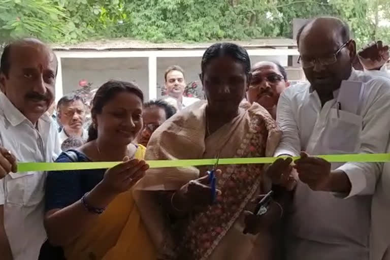 Minister Joba Manjhi held meeting with officials in Pakur