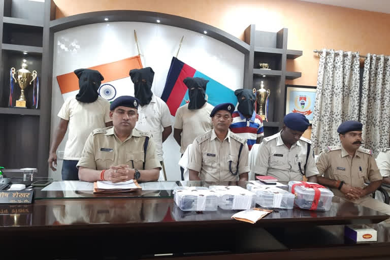 West Singhbhum police arrested 5 criminals