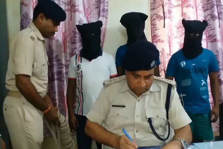 cyber criminals arrested in Jamtara accused of cheating 3 lakh 25 thousand from doctor