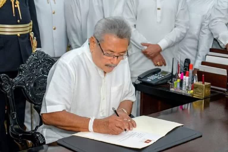 protest in sri lanka economic crisis  Gotabaya Rajapaksa resigns  ഗോതബായ രാജപക്‌സെ രാജിവച്ചു  റെനിൽ വിക്രമസിംഗെ ആക്‌ടിങ് പ്രസിഡന്‍റ്  കലാപം പൊട്ടിപ്പുറപ്പെട്ട് ശ്രീലങ്ക  ഗോ ഹോം റെനിൽ  go home ranil  Ranil Wickremesinghe acting president