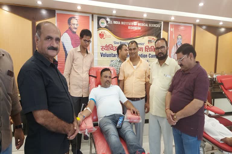 Organized blood donation camp on the birthday of Haridwar MP Ramesh Pokhriyal Nishank
